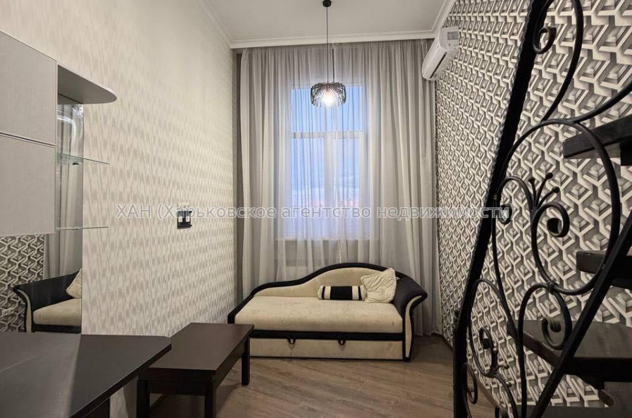 Продам квартиру, Лозовская ул. , 1 кім., 30 м², евроремонт 