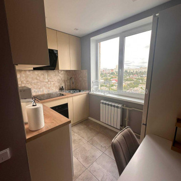 Продам квартиру, Навчальная ул. , 2  ком., 47 м², авторский дизайн 
