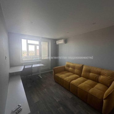 Продам квартиру, Навчальная ул. , 2  ком., 47 м², авторский дизайн 