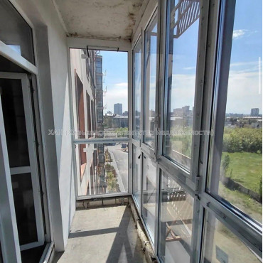 Продам квартиру, Динамовская ул. , 4  ком., 146 м², без внутренних работ 