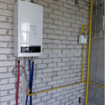 Продам квартиру, Динамовская ул. , 4  ком., 146 м², без внутренних работ 