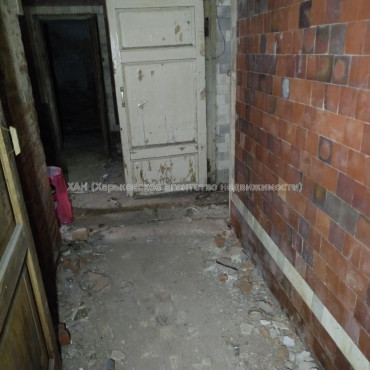 Продам нежилую недвижимость, помещение свободного назначения , 4  ком., 97.30 м², без внутренних работ 