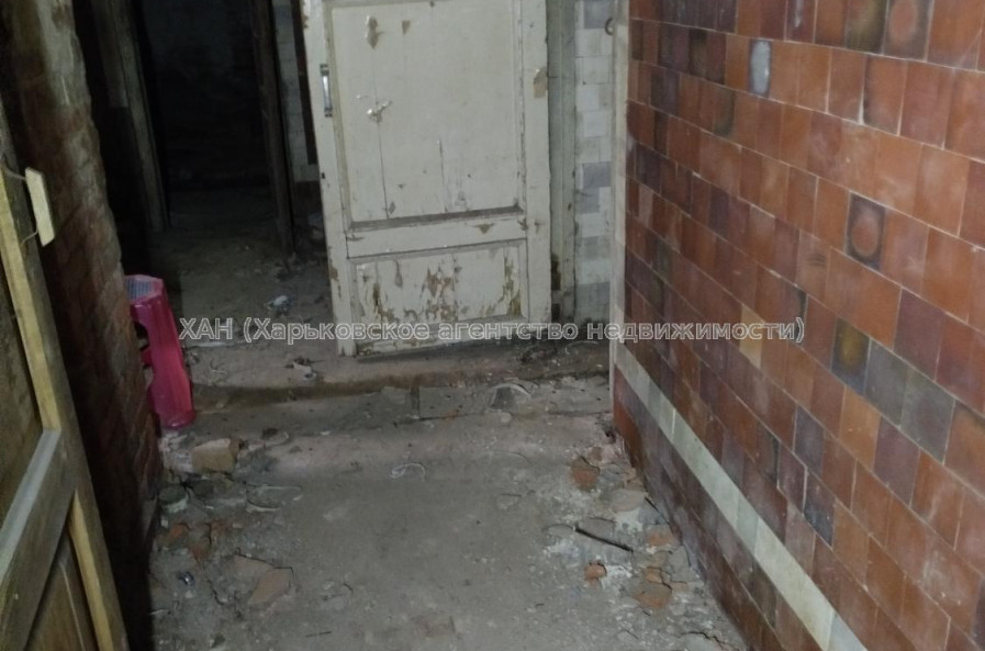 Продам нежилую недвижимость, помещение свободного назначения , 4  ком., 97.30 м², без внутренних работ 