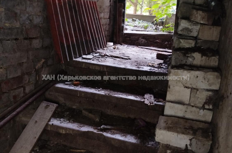 Продам нежилую недвижимость, помещение свободного назначения , 4  ком., 97.30 м², без внутренних работ 