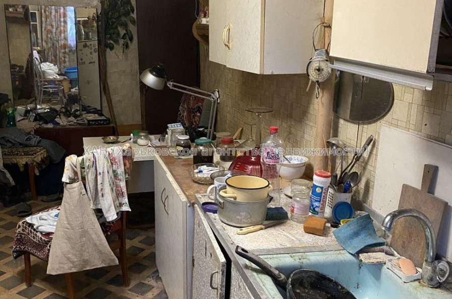 Продам квартиру, Грековская ул. , 3 кім., 86 м², без ремонта 
