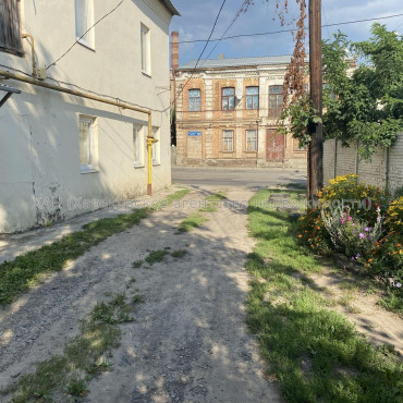 Продам квартиру, Грековская ул. , 3 кім., 86 м², без ремонта 
