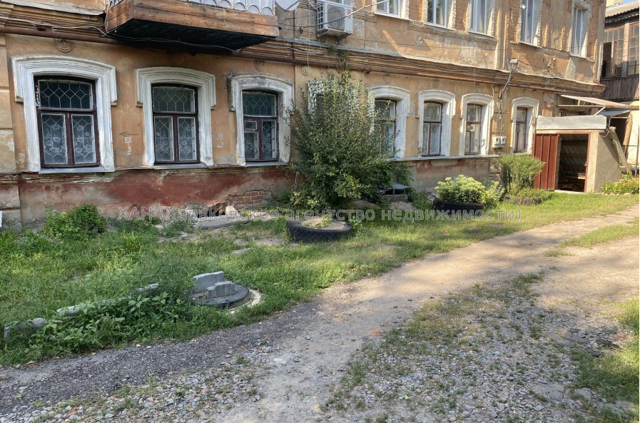 Продам квартиру, Грековская ул. , 3 кім., 86 м², без ремонта 