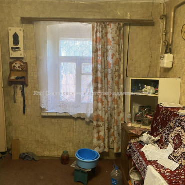 Продам квартиру, Грековская ул. , 3 кім., 86 м², без ремонта 