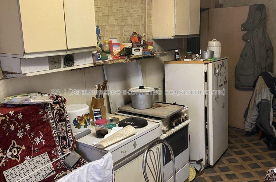Продам квартиру, Грековская ул. , 3 кім., 86 м², без ремонта 