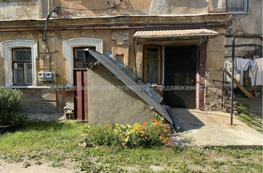 Продам квартиру, Грековская ул. , 3 кім., 86 м², без ремонта 