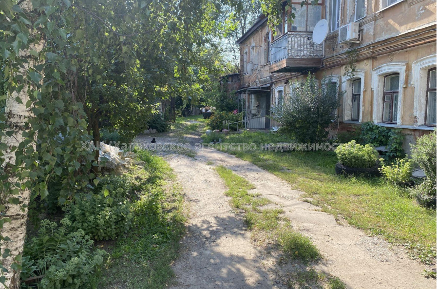 Продам квартиру, Грековская ул. , 3 кім., 86 м², без ремонта 