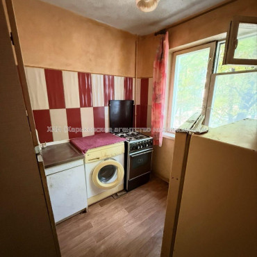 Продам квартиру, Героев Харькова просп. , 1  ком., 31.50 м², советский ремонт 