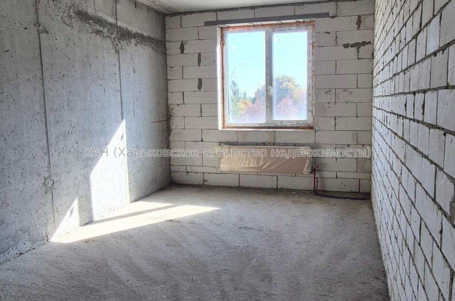 Продам квартиру, Победы просп. , 1 кім., 53 м², без внутренних работ 