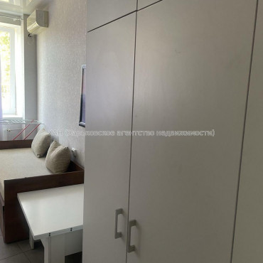 Продам квартиру, Салтовское шоссе , 1  ком., 18 м², евроремонт 