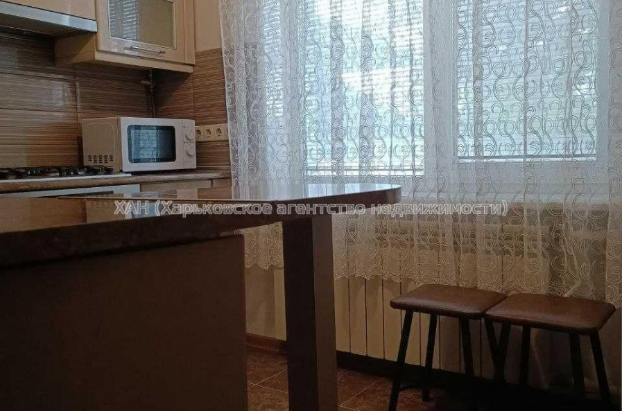 Продам квартиру, Чередниченковский пер. , 2 кім., 50.40 м², капитальный ремонт 