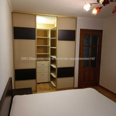 Продам квартиру, Чередниченковский пер. , 2 кім., 50.40 м², капитальный ремонт 