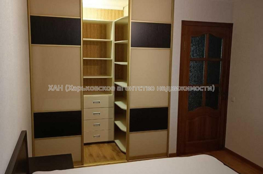 Продам квартиру, Чередниченковский пер. , 2 кім., 50.40 м², капитальный ремонт 