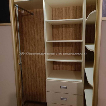 Продам квартиру, Чередниченковский пер. , 2 кім., 50.40 м², капитальный ремонт 
