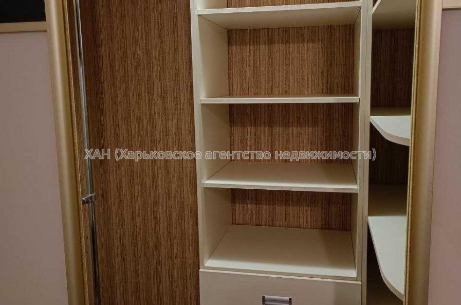 Продам квартиру, Чередниченковский пер. , 2 кім., 50.40 м², капитальный ремонт 