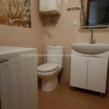Продам квартиру, Чередниченковский пер. , 2 кім., 50.40 м², капитальный ремонт 