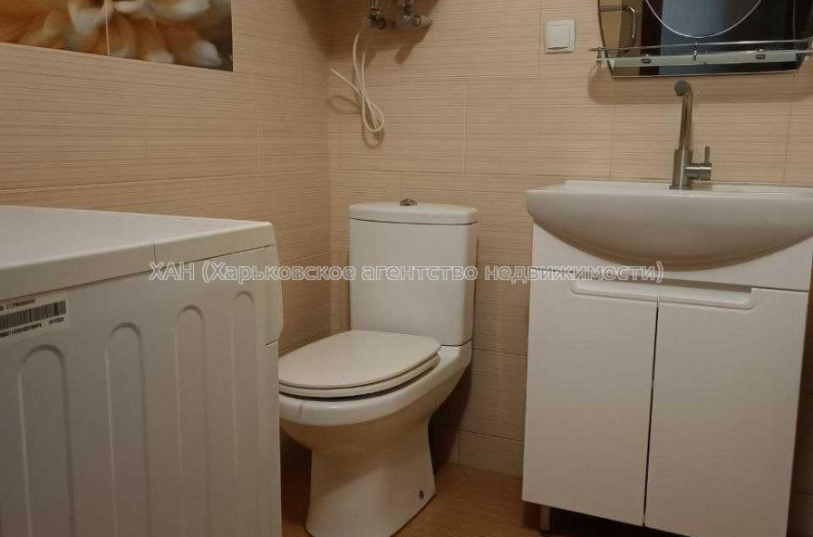 Продам квартиру, Чередниченковский пер. , 2 кім., 50.40 м², капитальный ремонт 