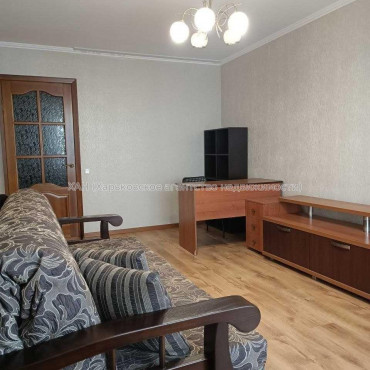 Продам квартиру, Чередниченковский пер. , 2 кім., 50.40 м², капитальный ремонт 
