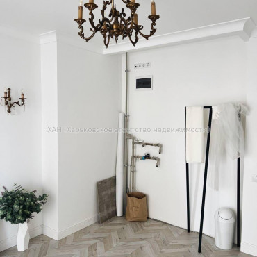 Продам квартиру, Зброярская ул. , 1 кім., 17.70 м², авторский дизайн 