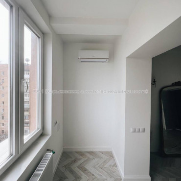 Продам квартиру, Зброярская ул. , 1 кім., 17.70 м², авторский дизайн 