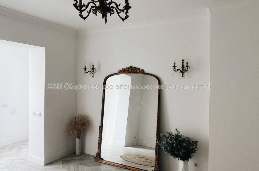 Продам квартиру, Зброярская ул. , 1 кім., 17.70 м², авторский дизайн 