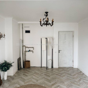Продам квартиру, Зброярская ул. , 1 кім., 17.70 м², авторский дизайн 