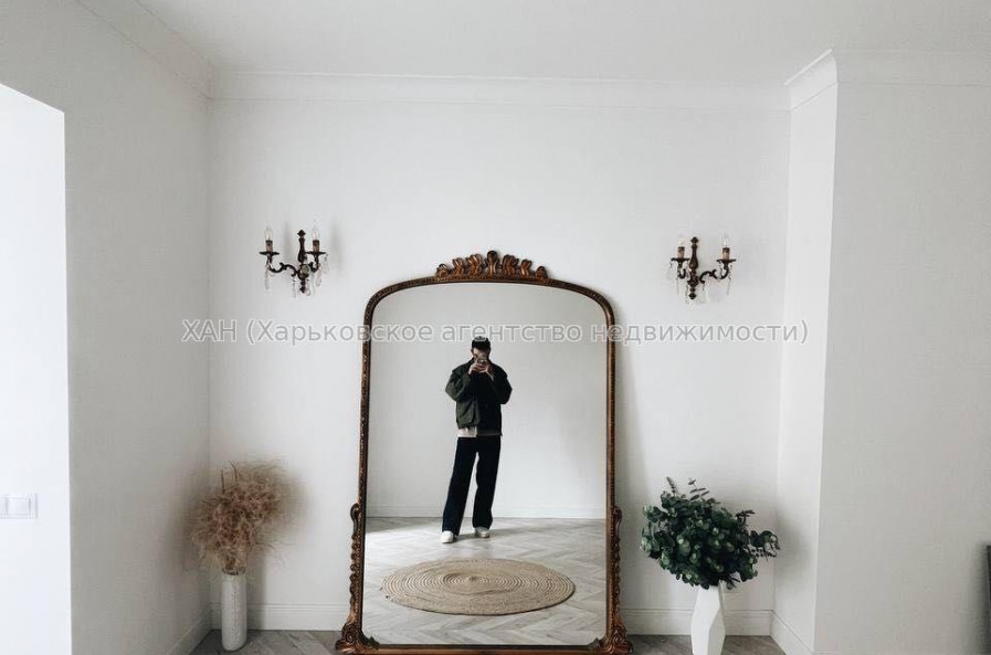 Продам квартиру, Зброярская ул. , 1 кім., 17.70 м², авторский дизайн 