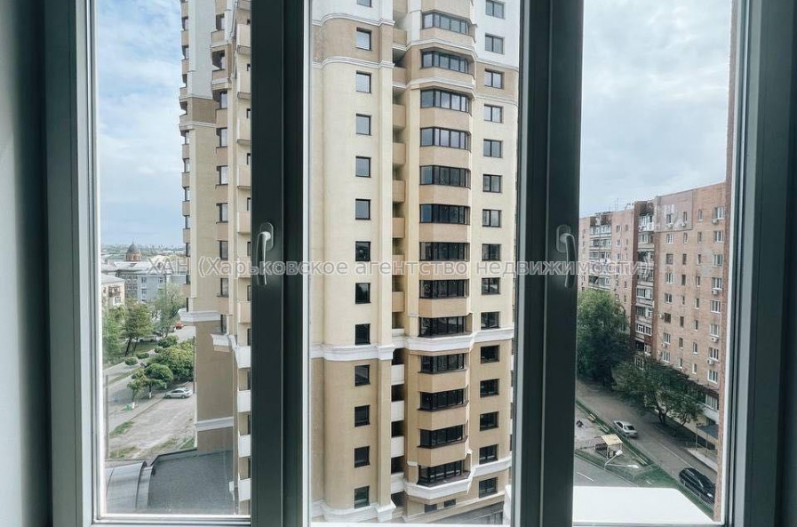 Продам квартиру, Зброярская ул. , 1 кім., 17.70 м², авторский дизайн 