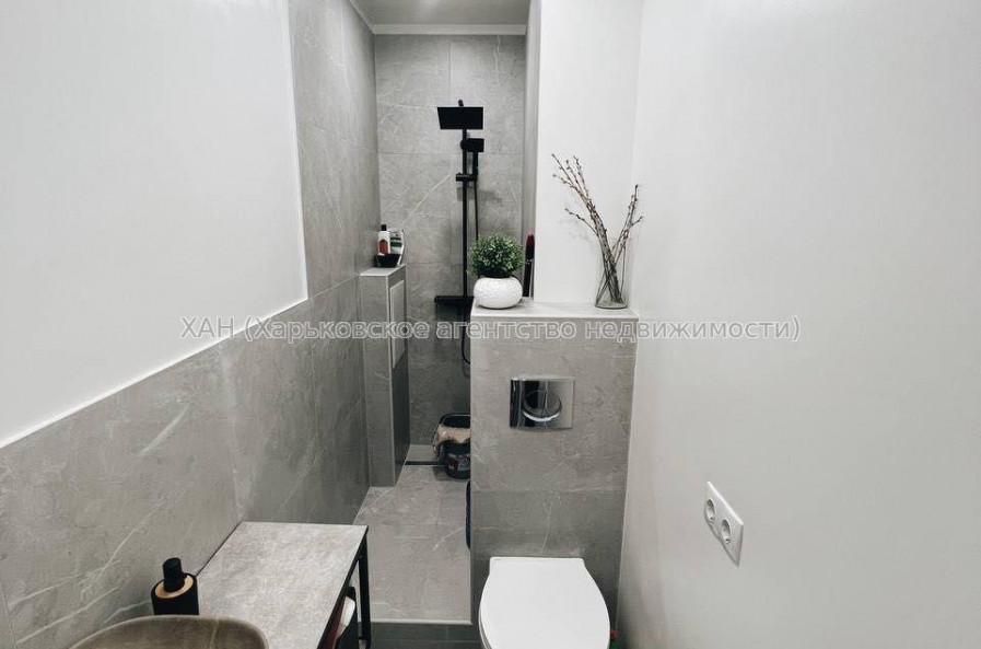Продам квартиру, Зброярская ул. , 1 кім., 24.90 м², капитальный ремонт 