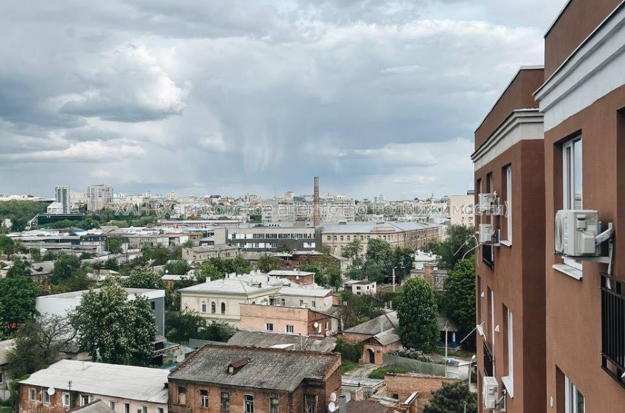 Продам квартиру, Зброярская ул. , 1 кім., 24.90 м², капитальный ремонт 