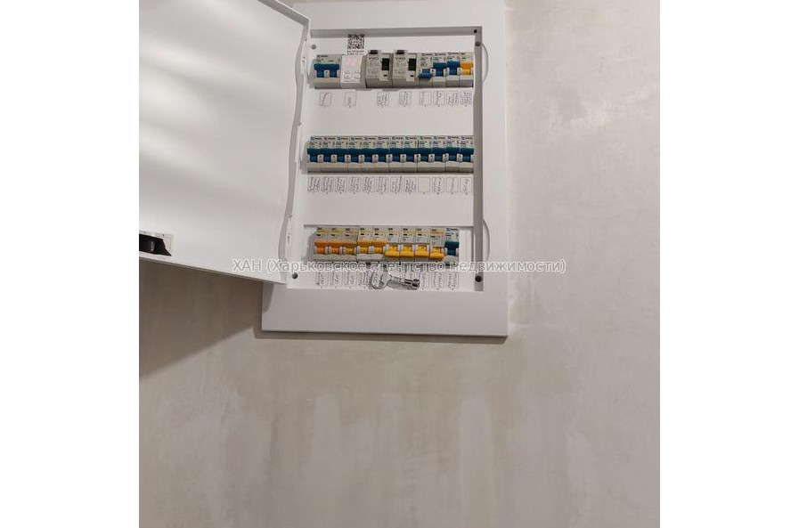 Продам квартиру, Мира ул. , 3  ком., 90 м², без отделочных работ 
