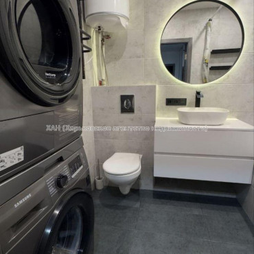 Продам квартиру, 2 кім., 62 м², евроремонт 