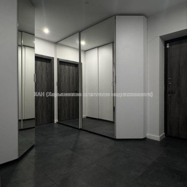 Продам квартиру, 2 кім., 62 м², евроремонт 