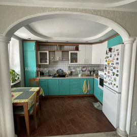 Продам квартиру, Вернадского ул. , 3 кім., 76 м², капитальный ремонт