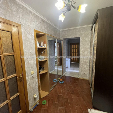 Продам квартиру, Вернадского ул. , 3 кім., 76 м², капитальный ремонт 