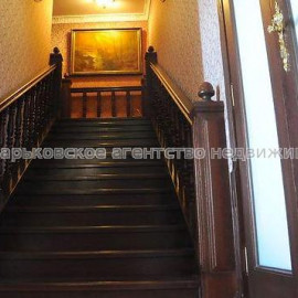 Продам квартиру, Пушкинский въезд , 6  ком., 253 м², авторский дизайн