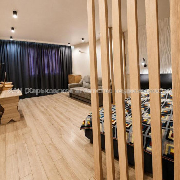 Продам квартиру, Ньютона ул. , 1 кім., 45 м², капитальный ремонт 