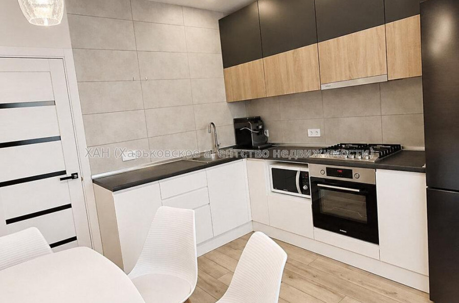 Продам квартиру, Ньютона ул. , 1 кім., 45 м², капитальный ремонт 