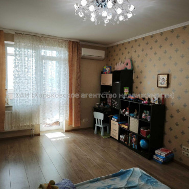 Продам квартиру, Победы просп. , 2 кім., 79.20 м², авторский дизайн 
