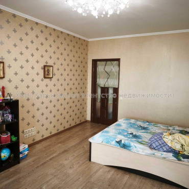 Продам квартиру, Победы просп. , 2 кім., 79.20 м², авторский дизайн 