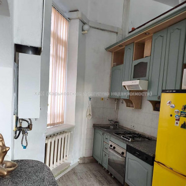 Продам квартиру, Мироносицкая ул. , 2 кім., 85.80 м², капитальный ремонт 
