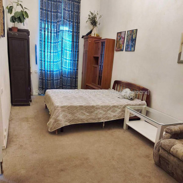 Продам квартиру, Мироносицкая ул. , 2 кім., 85.80 м², капитальный ремонт 
