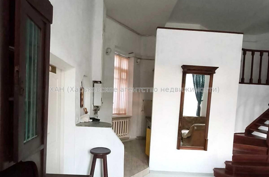 Продам квартиру, Мироносицкая ул. , 2 кім., 85.80 м², капитальный ремонт 
