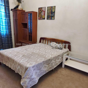 Продам квартиру, Мироносицкая ул. , 2 кім., 85.80 м², капитальный ремонт 
