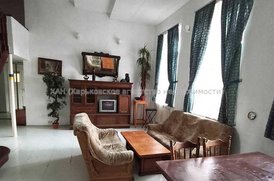 Продам квартиру, Мироносицкая ул. , 2 кім., 85.80 м², капитальный ремонт 
