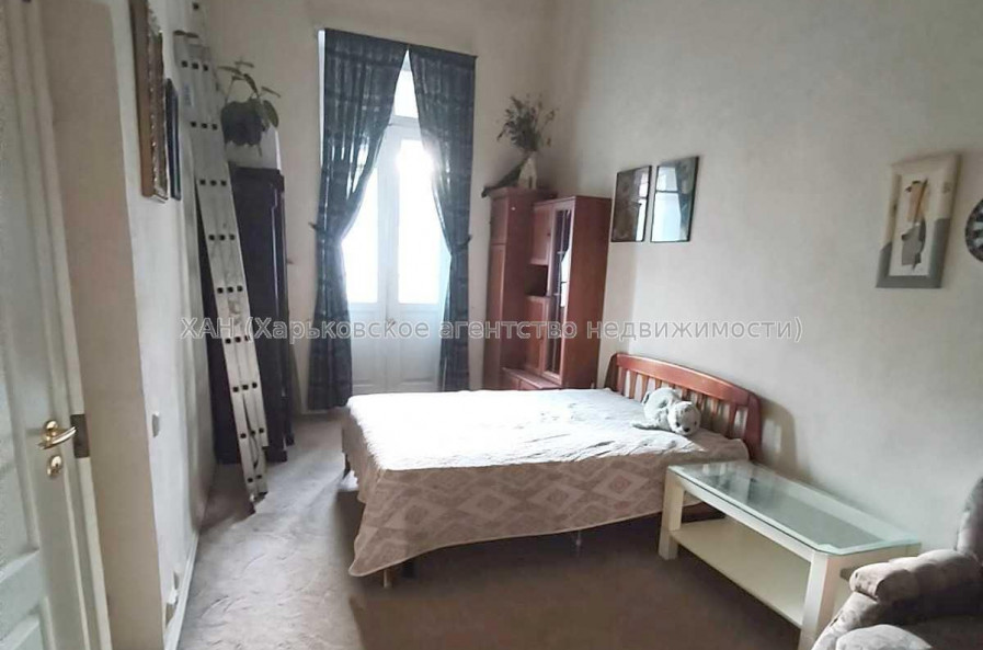 Продам квартиру, Мироносицкая ул. , 2 кім., 85.80 м², капитальный ремонт 